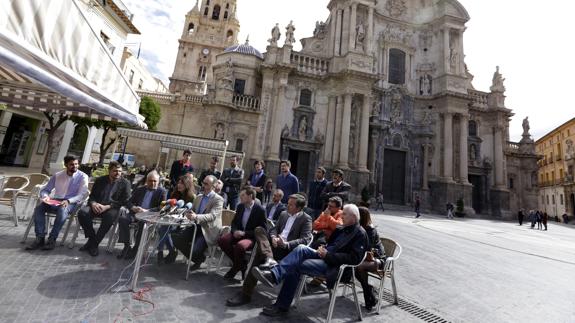 Simancas defiende en Murcia que el PSOE «no es una minoría más ni un subalterno del PP»