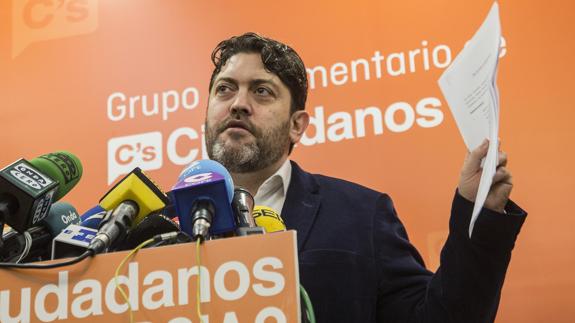 Ciudadanos ofrece al PSOE un «pacto por la democracia» para apoyar su moción de censura