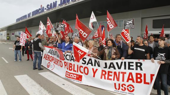 Podemos preguntará por un posible cierre de San Javier en el Congreso