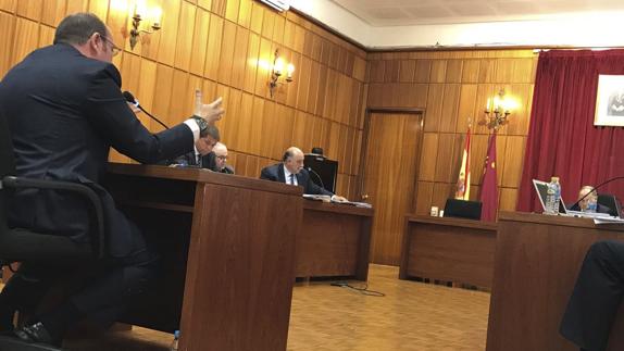 «Ni se contrató, ni se le pagó ni se acordó. [Lejarraga] Pasó unas ideas»