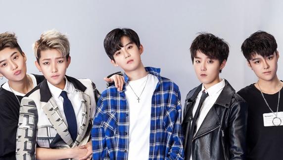 La 'Boy Band' china es en realidad un grupo de chicas