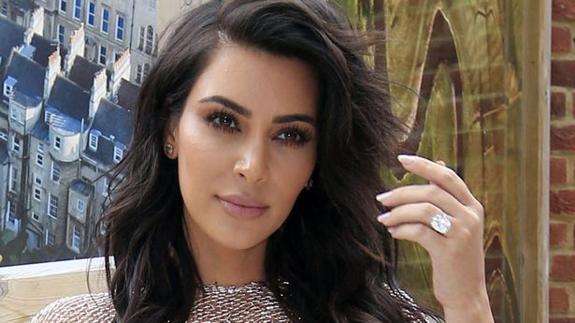 Kim Kardashian baraja la gestación subrogada para tener otro hijo