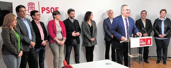 Tovar confía aún en un pacto a tres