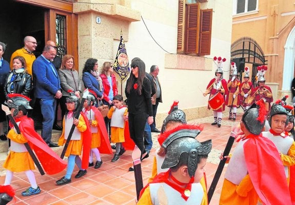 Sánchez-Mora visita el colegio La Milagrosa