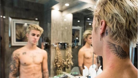 Justin Bieber enloquece medio desnudo en Punta Cana