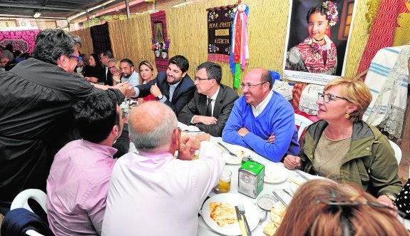 C's choca con el PP por la 'línea roja' para los imputados y aplaza su apoyo a López Miras