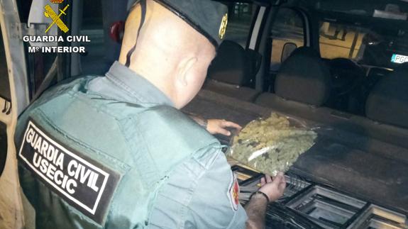 Arrestado en Sangonera por llevar 120 gramos de cogollos de marihuana en su furgoneta