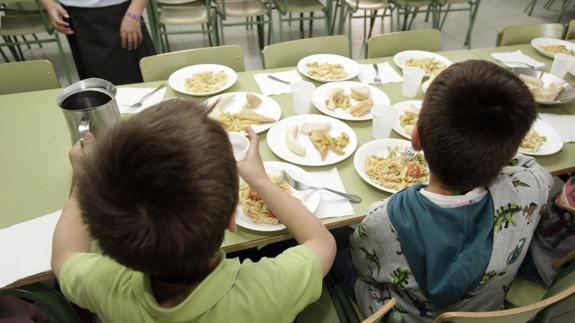 Educación concederá 55.000 becas de comedor y material el próximo curso