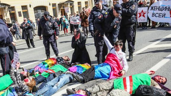 Rescatados 40 hombres de la 'purga' de homosexuales en Chechenia