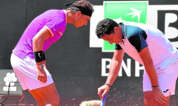 Almagro se rompe y Nadal avanza